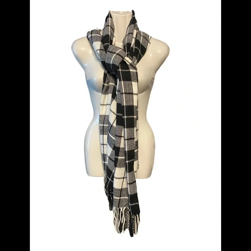 Women’s Scarf/Wrap Black/White Plaid